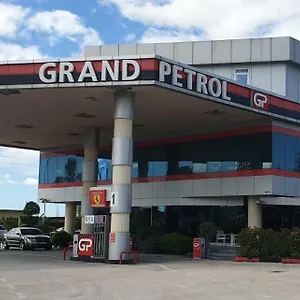 grand-hotel-petrol.albaniahotels.org/